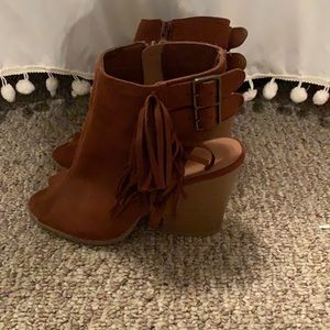 Charlotte Russe heel booties size 8